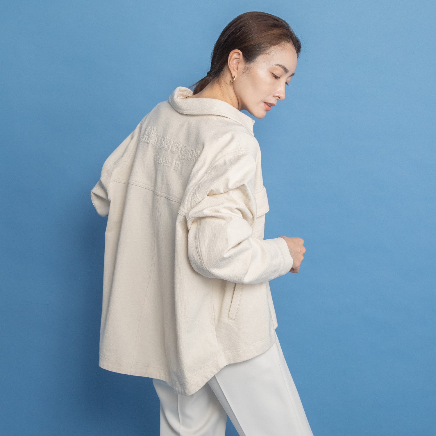 オンザビーバイサマーミー 気楽におしゃれに羽織る サガラ刺しゅう デザインブルゾン