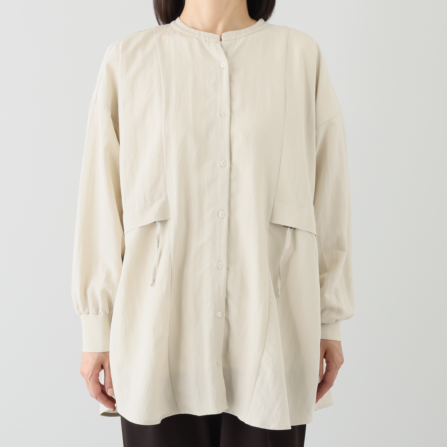 ヨーコモリモト 端境期は簡単アレンジで モードを軽やかに羽織れる デザインチュニック