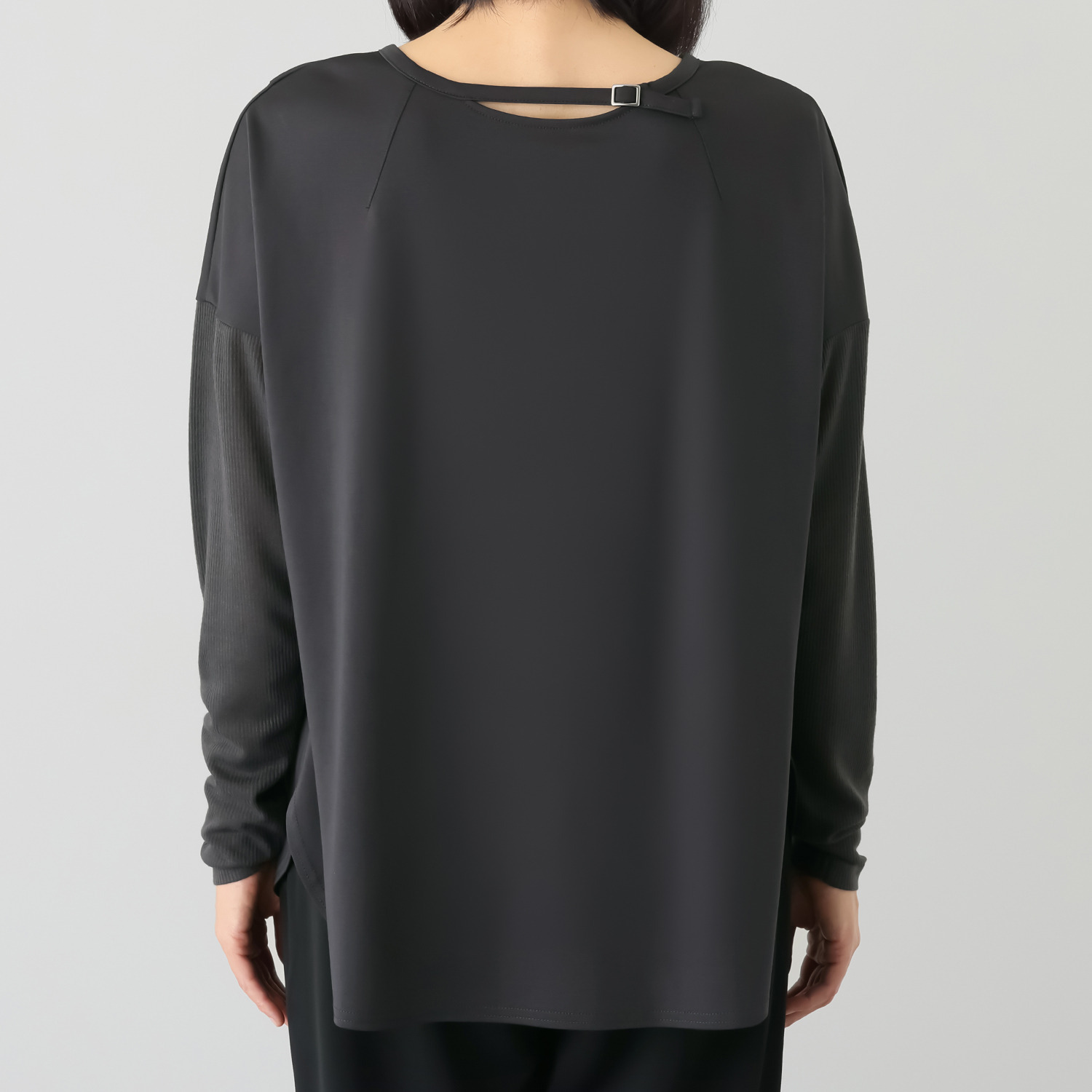 ヨーコモリモト ２ウェイデザインと 異素材でモードに装う プルオーバー