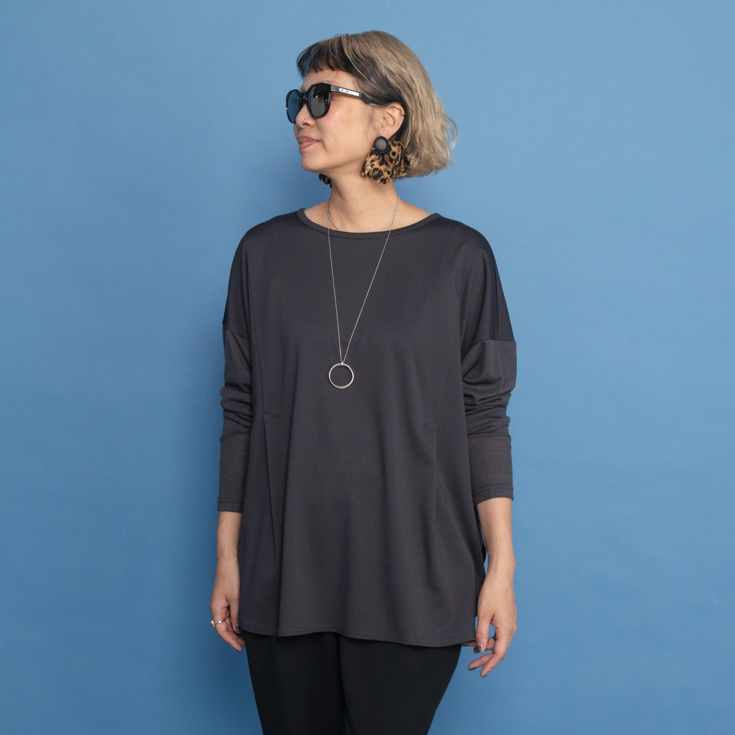 ヨーコモリモト ２ウェイデザインと 異素材でモードに装う プルオーバー