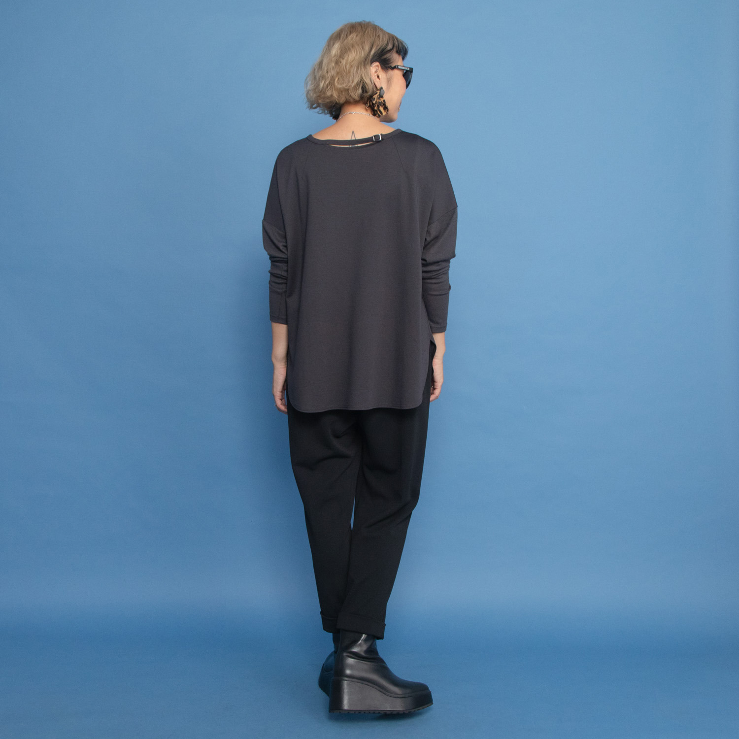 ヨーコモリモト ２ウェイデザインと 異素材でモードに装う プルオーバー