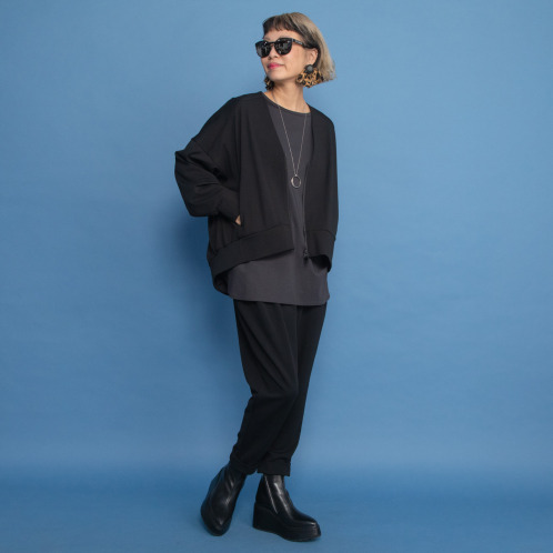 ヨーコモリモト　ドビージャージーで　リッチ＆モードな　デザインブルゾン