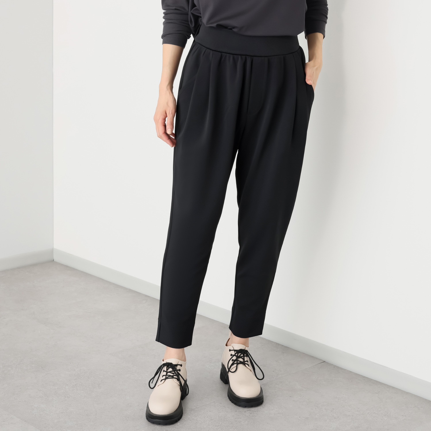 ヨーコモリモト ツイルジャージー＆リブ ラクしておしゃれを格上げ テーパードパンツ