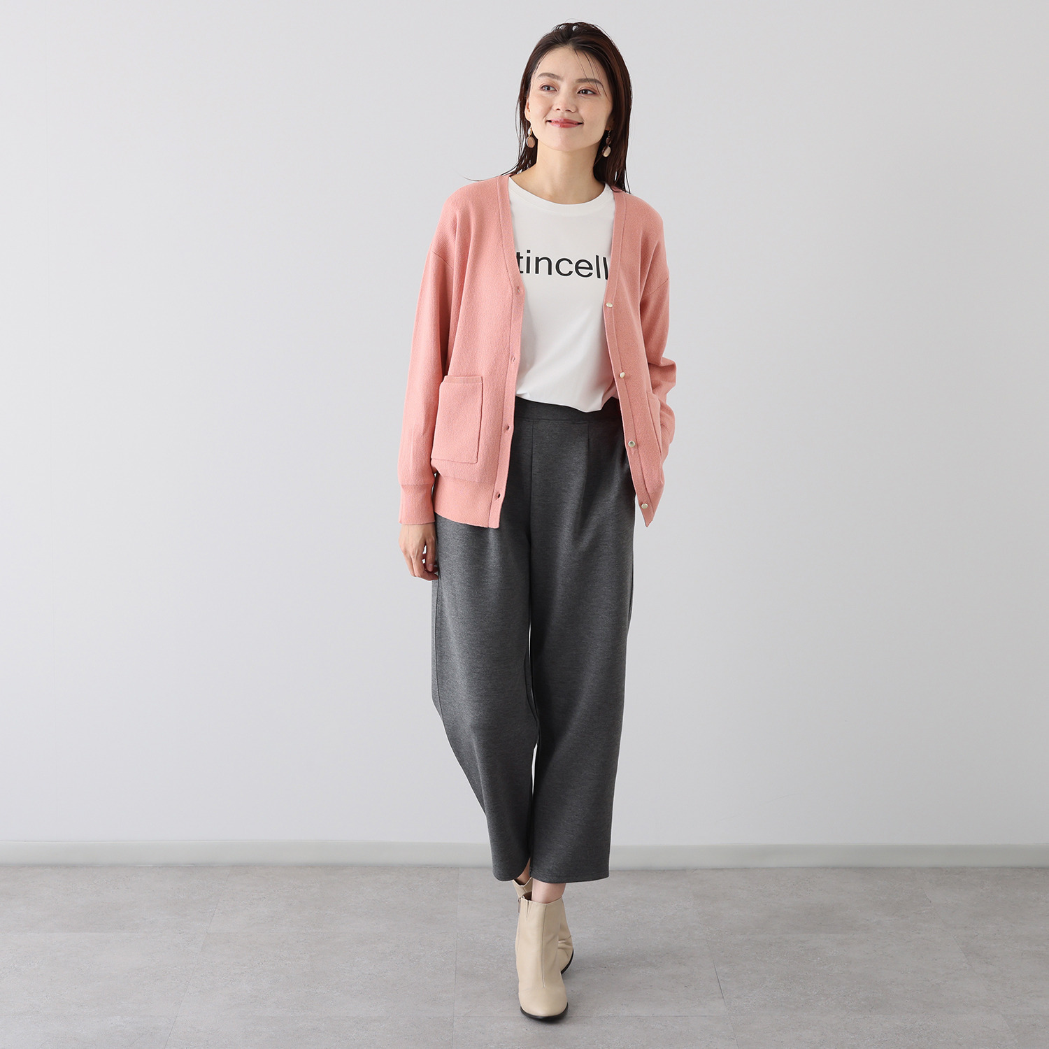 ルクオーレ ボタンアクセント Ｖネック ニットカーディガン