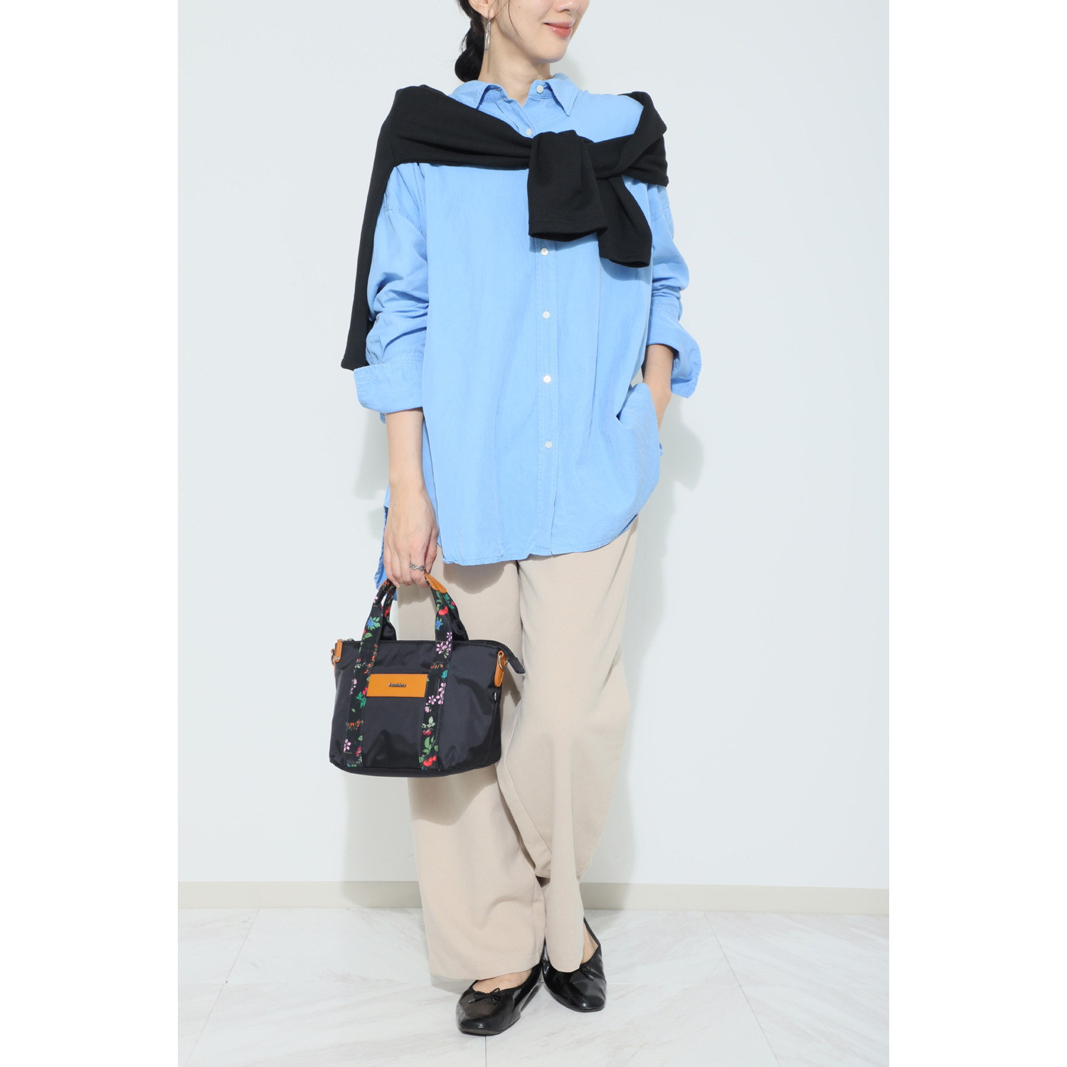 ビサイユ はっ水 “ヌートピア” フラワーアクセント ２ウェイバッグ