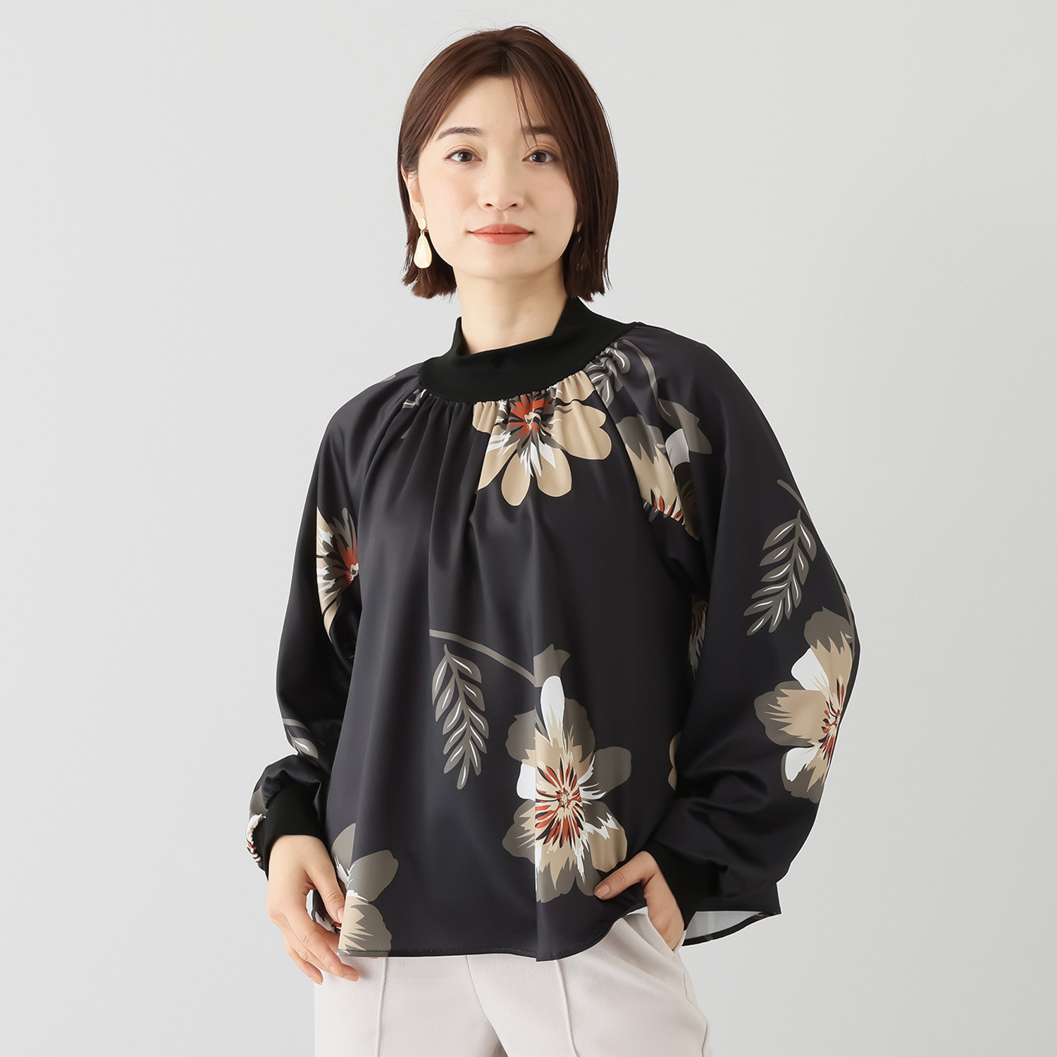 エアリーフェアリー ハイネック プリントプルオーバー