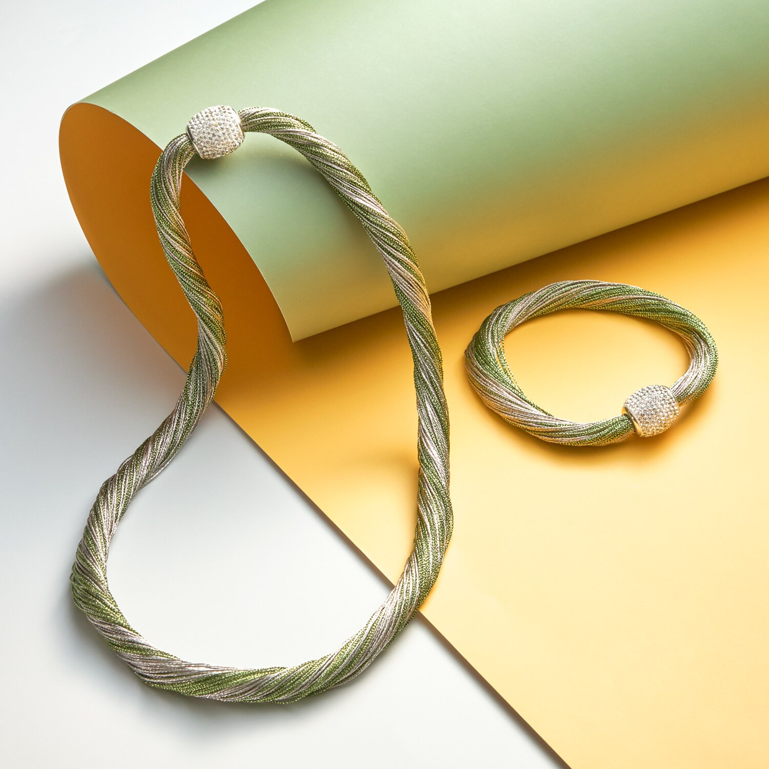 ＣＺ シルキーメタリックコード ネックレス＆ ブレスレットセット