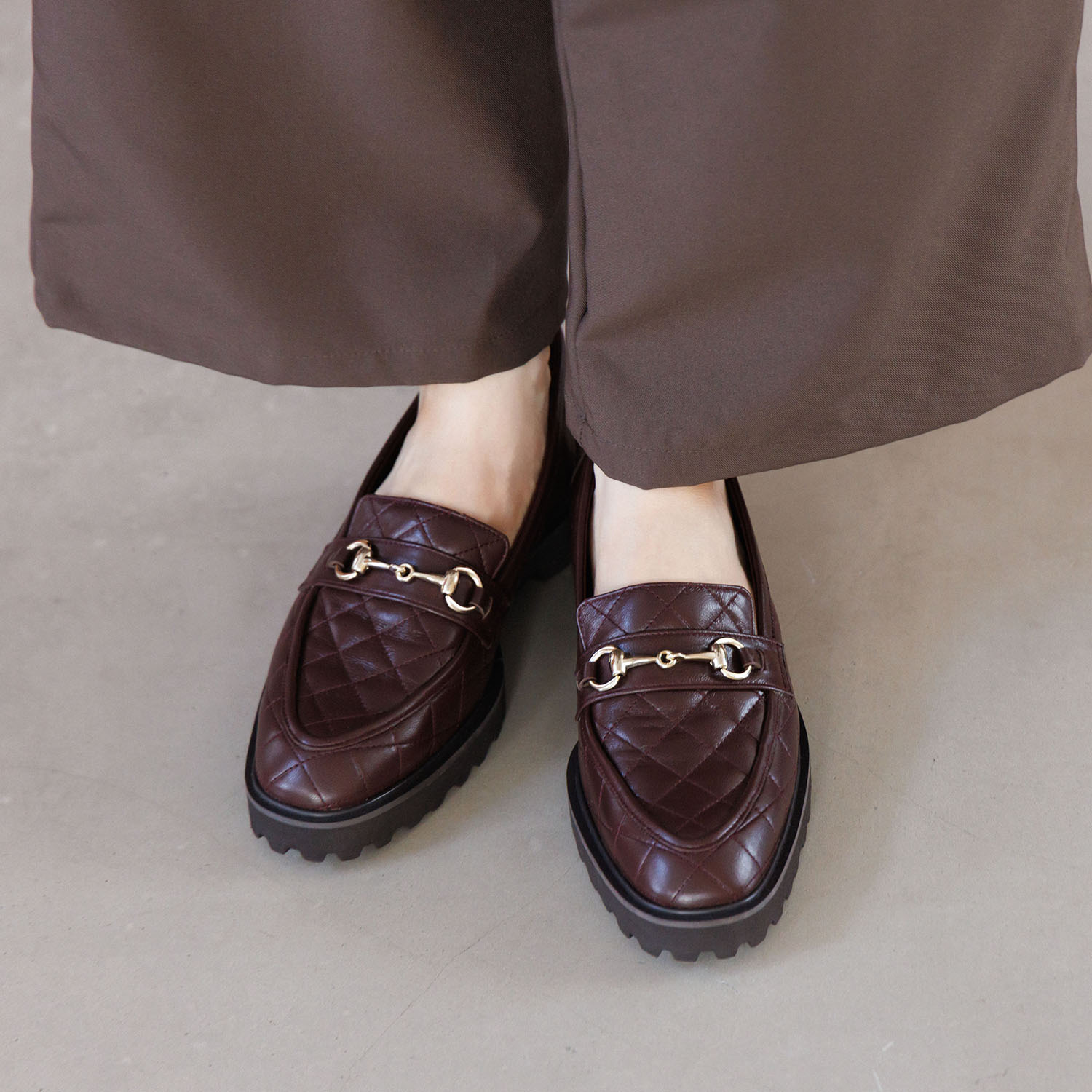 卑弥呼 日本製　はっ水羊革 トラックソール キルティングローファー