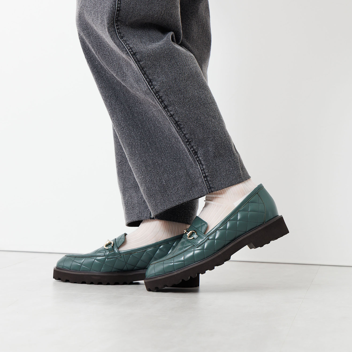 卑弥呼 日本製　はっ水羊革 トラックソール キルティングローファー