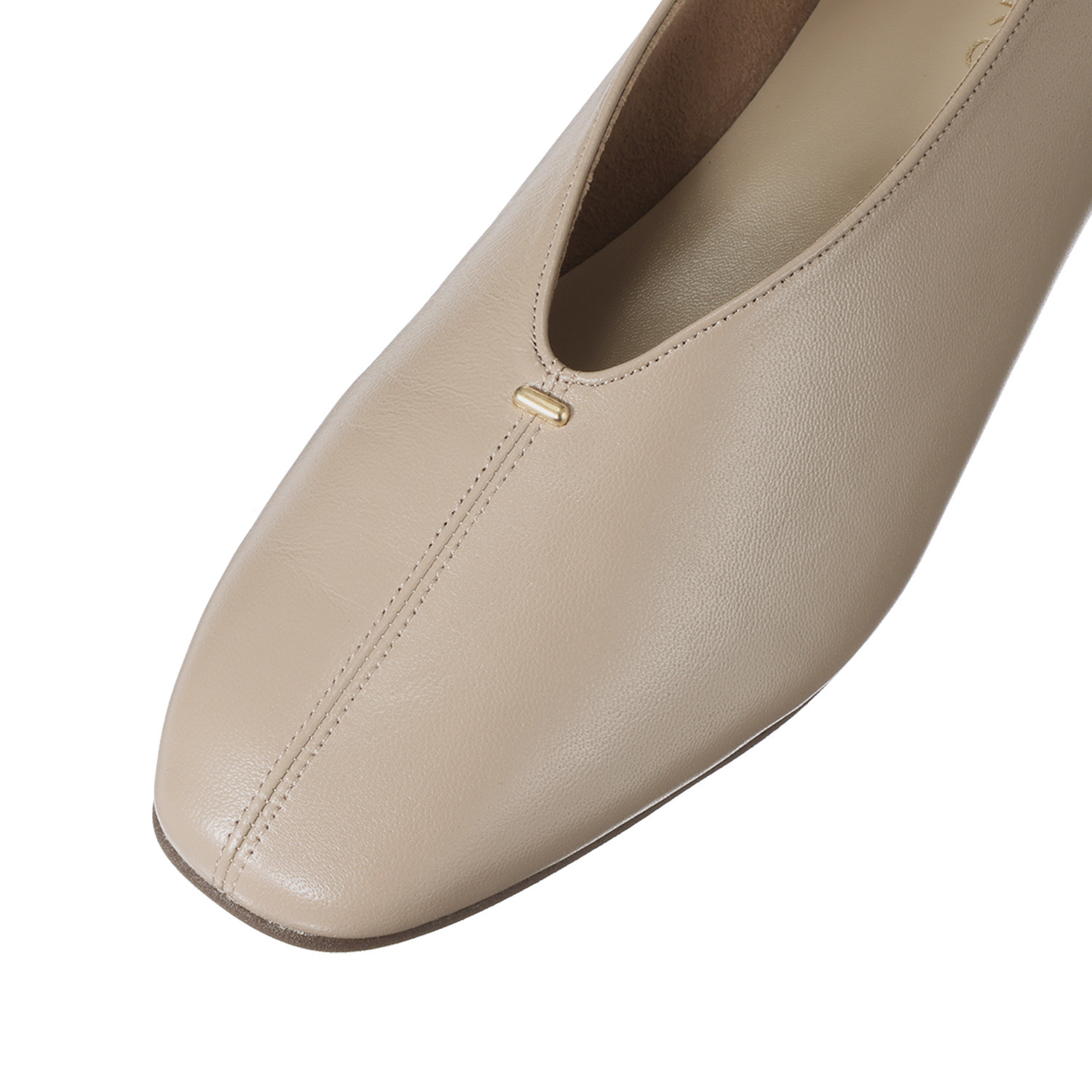 卑弥呼 日本製　はっ水羊革 メタルポイント フラットパンプス