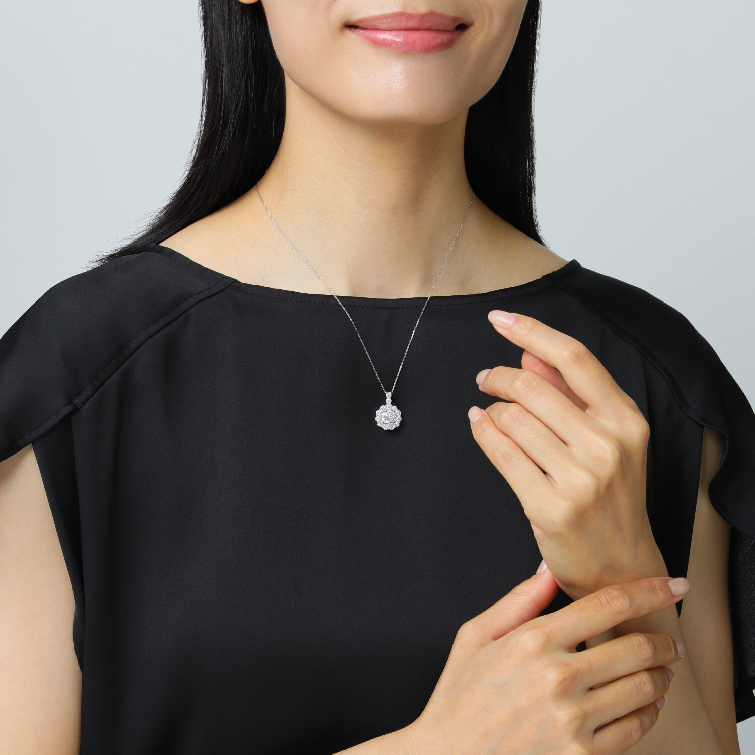 ギフトフロムニューヨーク プラチナ９５０ モアサナイト ヘイローブルーム ペンダントトップ