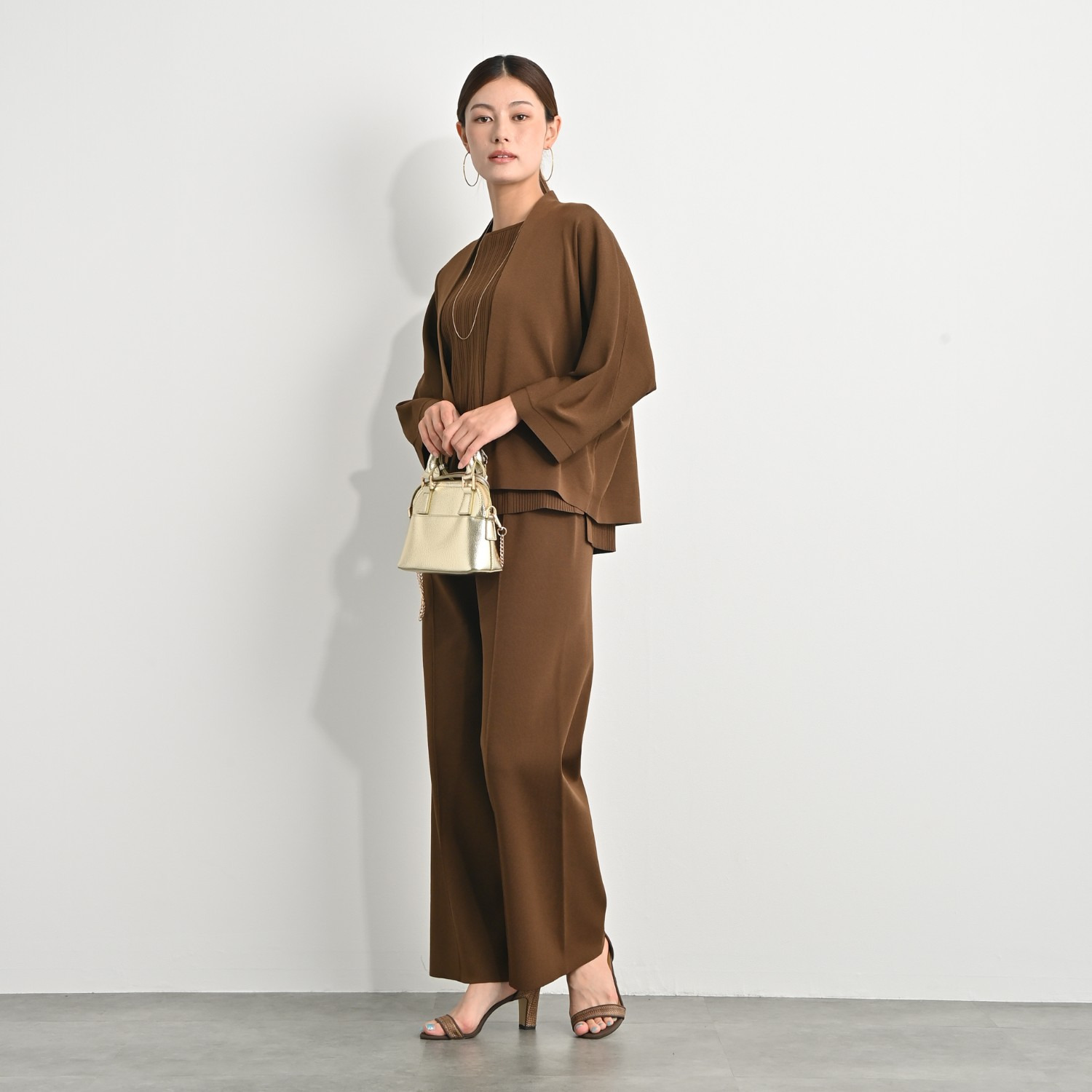 アンベロッペ 繊細な艶としなやかさ 上質アセテートブレンド プレミアムニット トッパージャケット