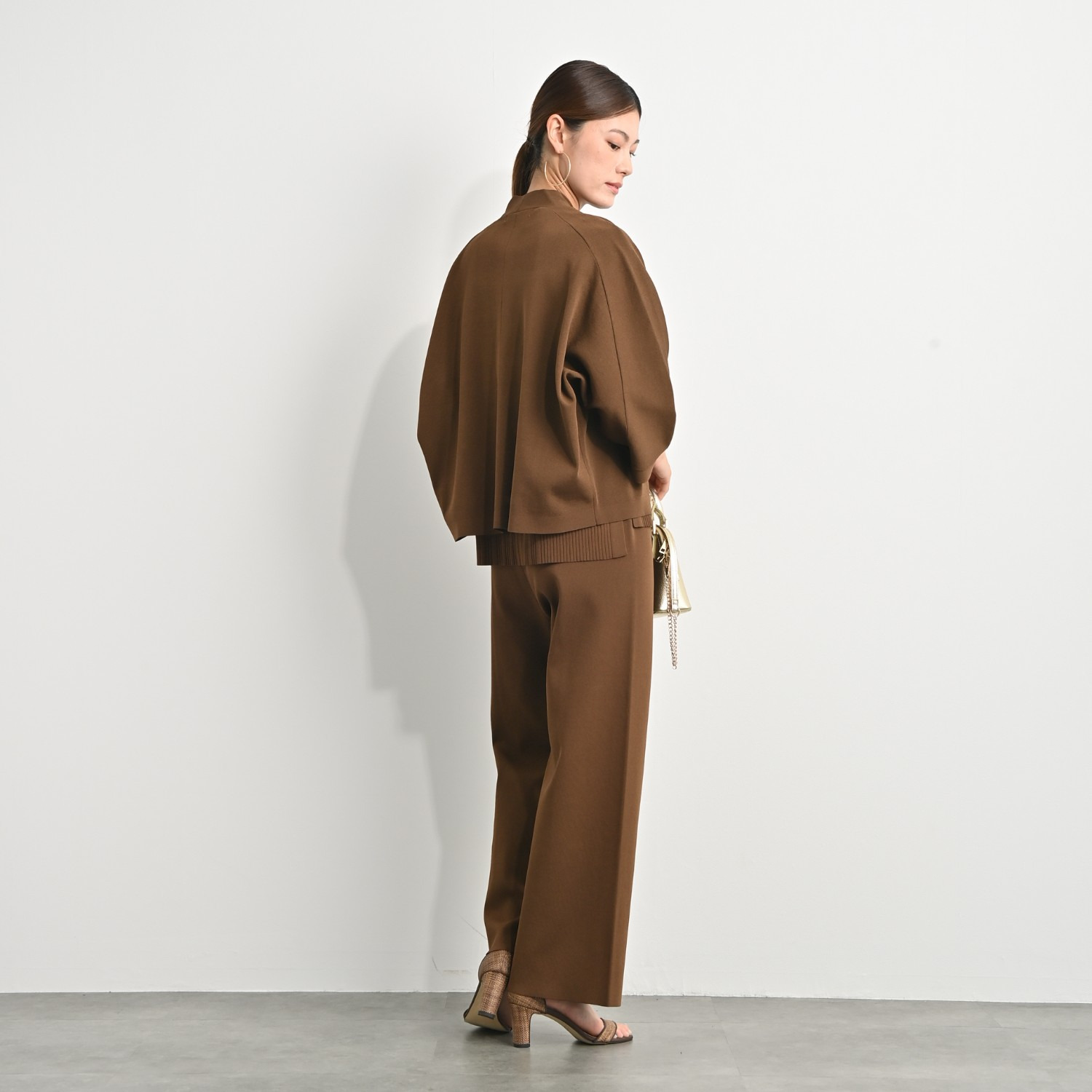 アンベロッペ 繊細な艶としなやかさ 上質アセテートブレンド プレミアムニット トッパージャケット