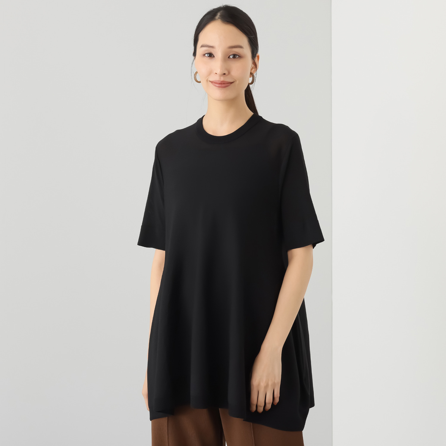 アンベロッペ 繊細な艶としなやかさ 上質アセテートブレンド プレミアムニット フレアープルオーバー