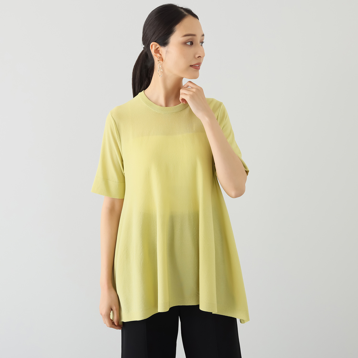 アンベロッペ 繊細な艶としなやかさ 上質アセテートブレンド プレミアムニット フレアープルオーバー