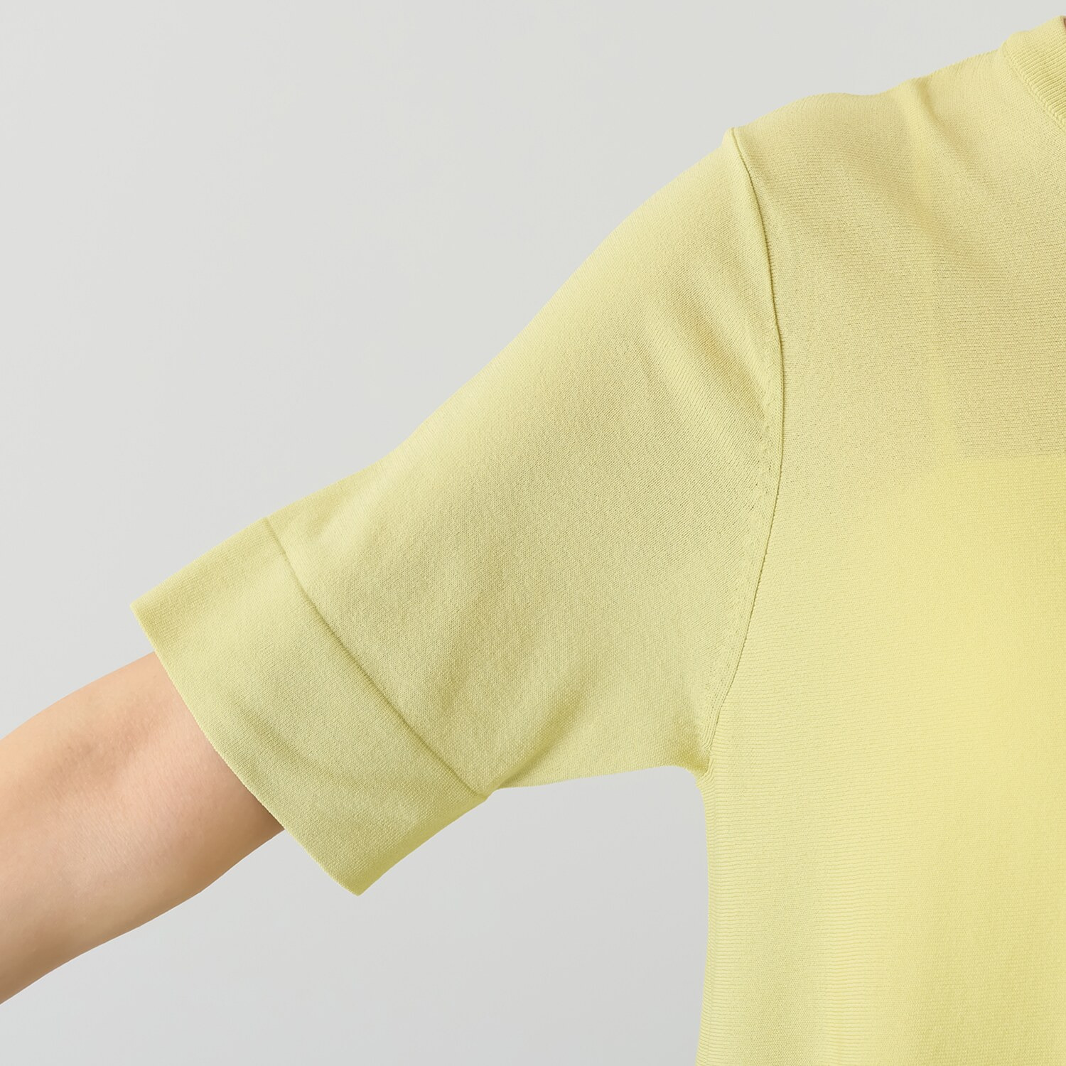 アンベロッペ 繊細な艶としなやかさ 上質アセテートブレンド プレミアムニット フレアープルオーバー