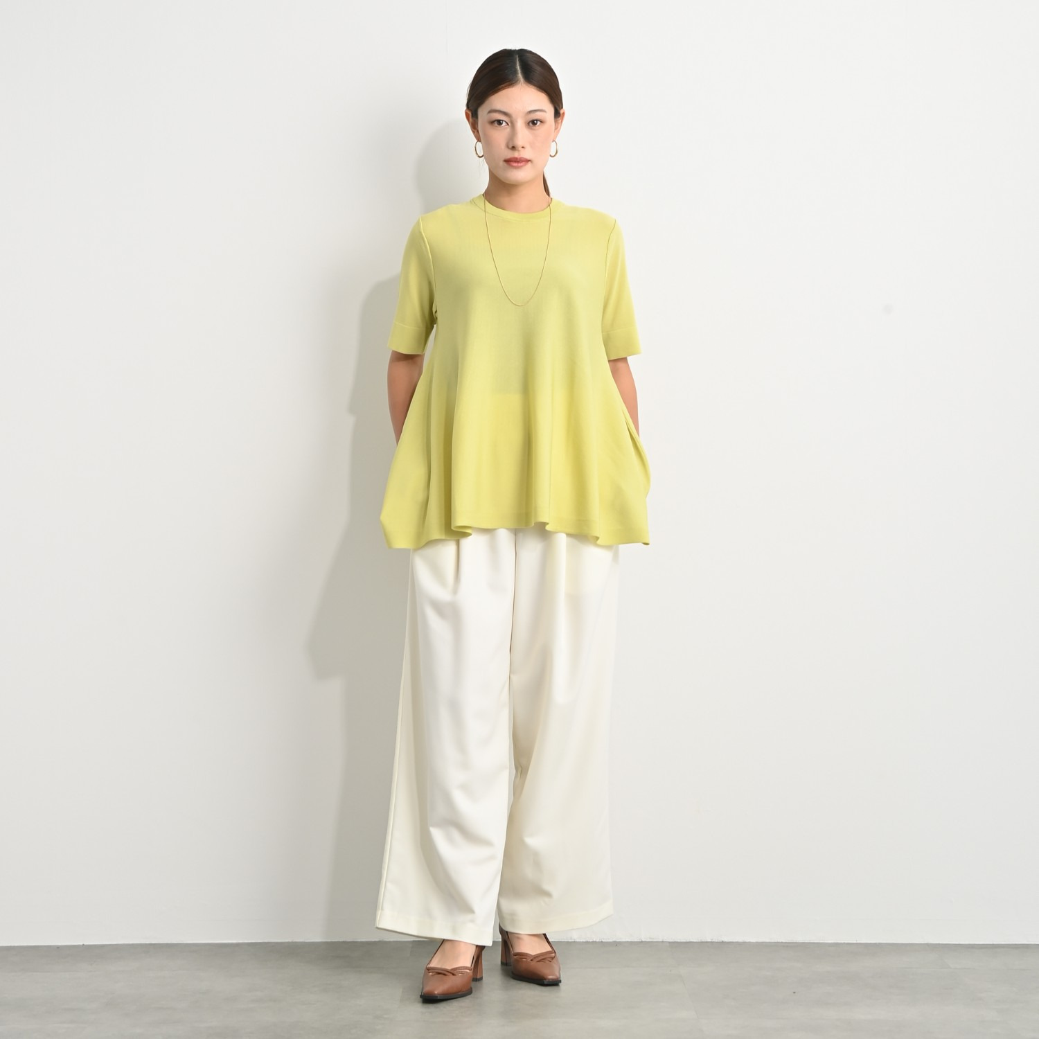 アンベロッペ 繊細な艶としなやかさ 上質アセテートブレンド プレミアムニット フレアープルオーバー