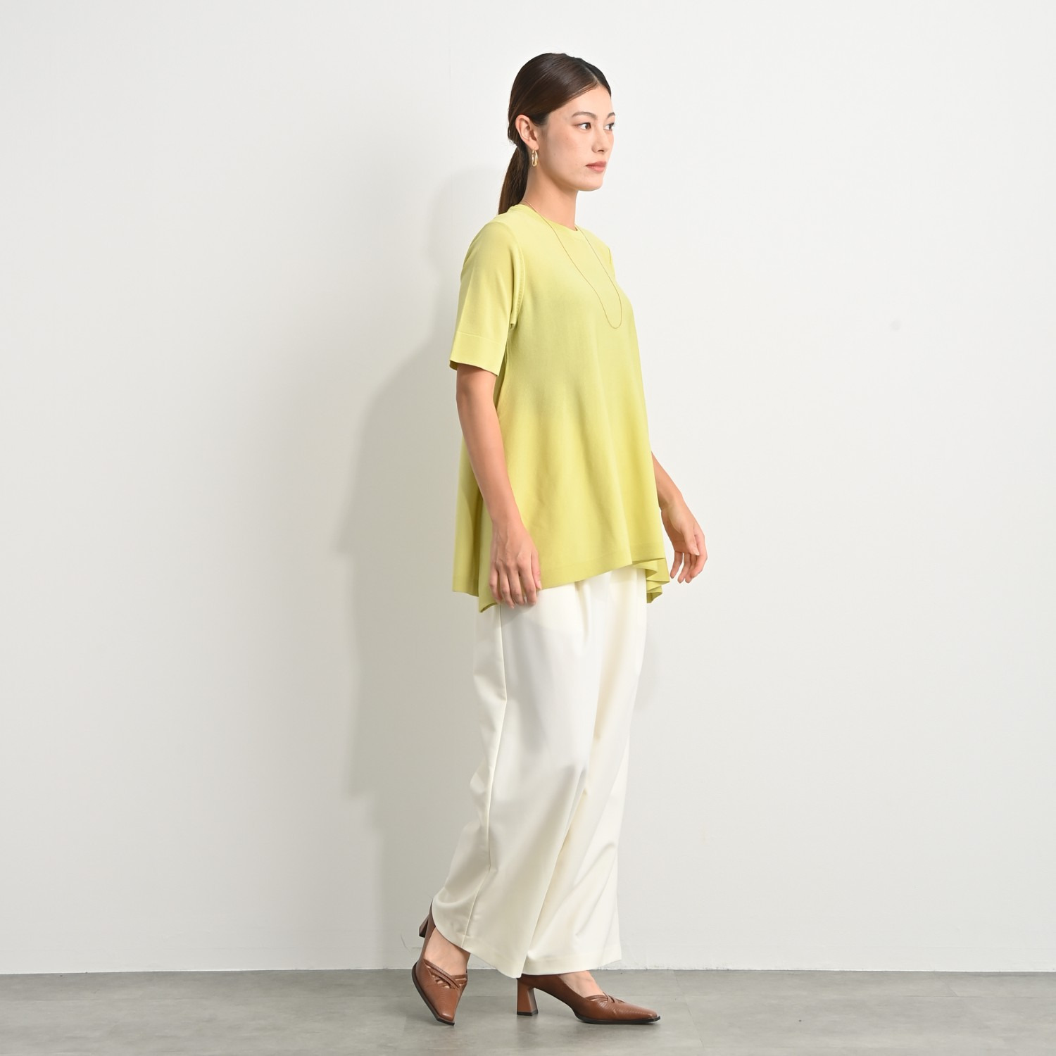 アンベロッペ 繊細な艶としなやかさ 上質アセテートブレンド プレミアムニット フレアープルオーバー