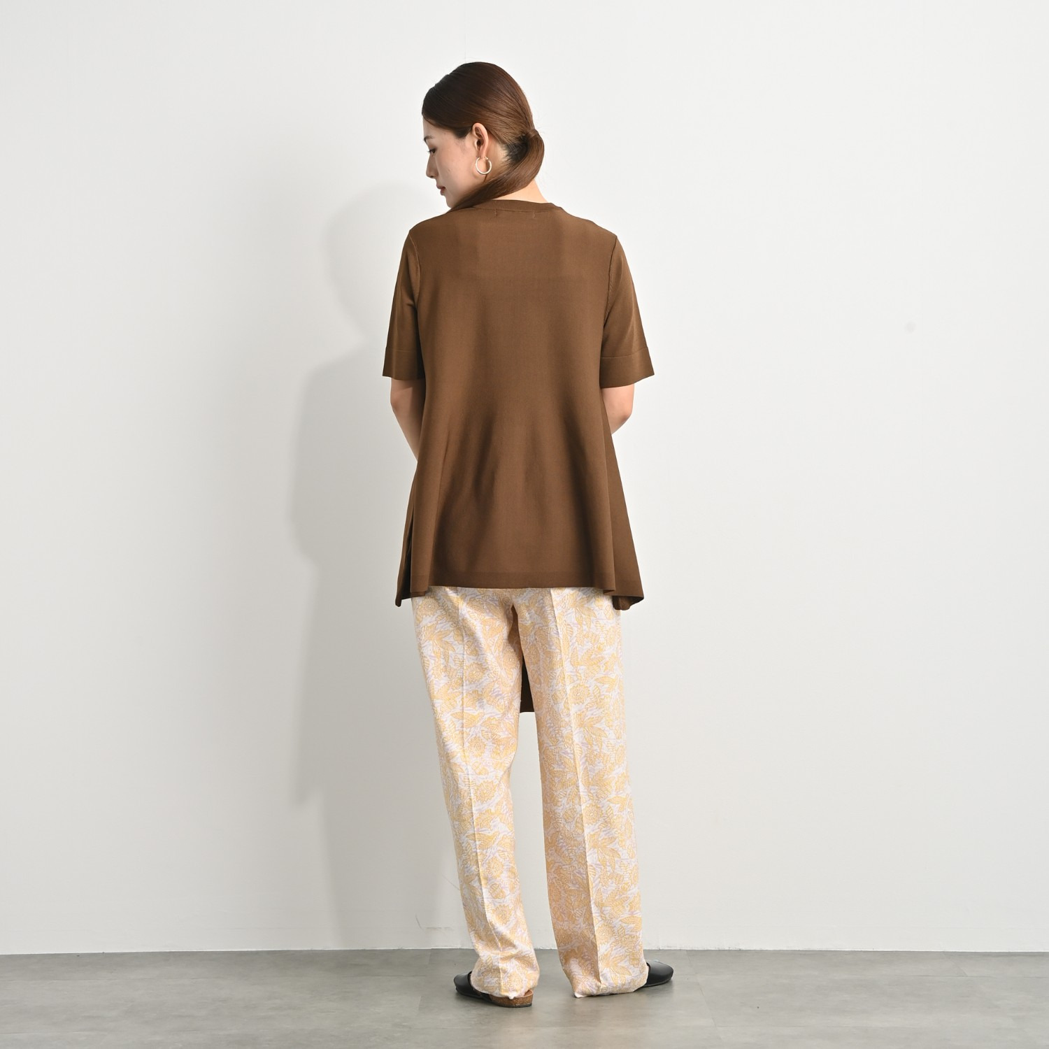 アンベロッペ 繊細な艶としなやかさ 上質アセテートブレンド プレミアムニット フレアープルオーバー