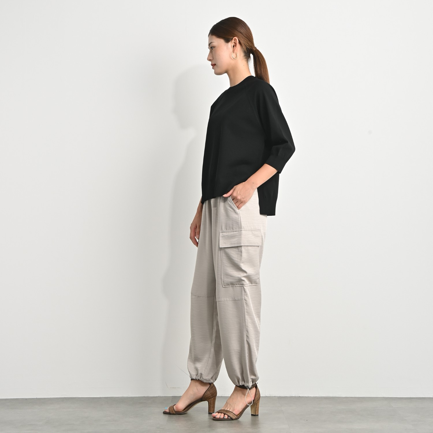 アンベロッペ 繊細な艶としなやかさ 上質アセテートブレンド プレミアムニット ラグランプルオーバー