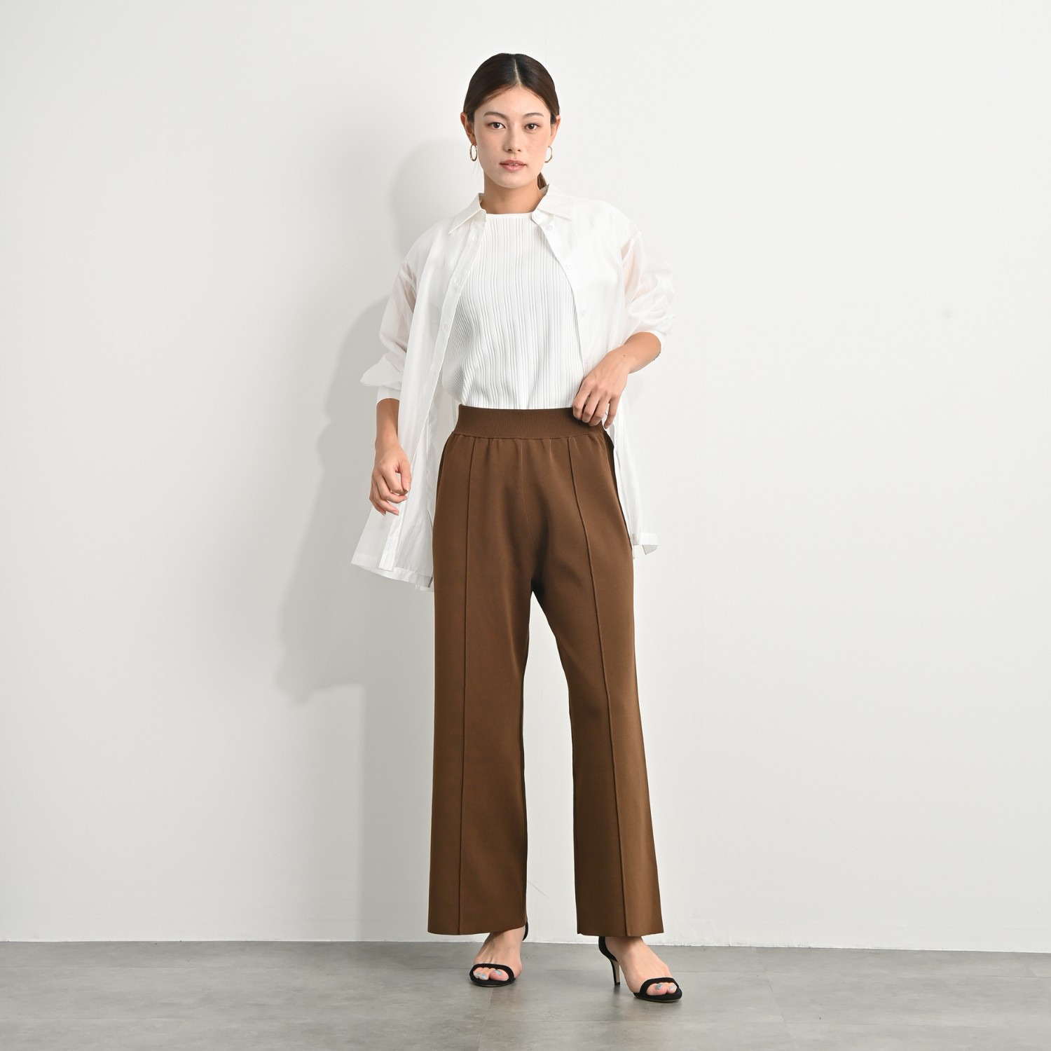 アンベロッペ 繊細な艶としなやかさ 上質アセテートブレンド プレミアムニット ノースリーブプルオーバー