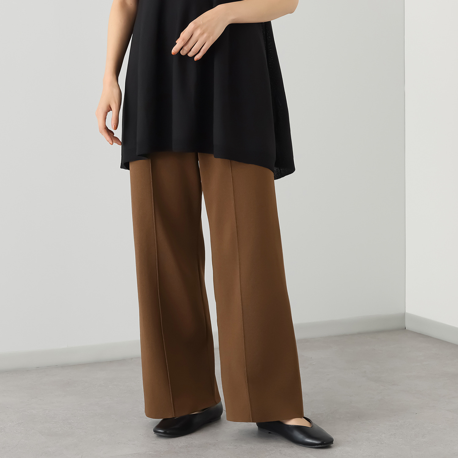 アンベロッペ 繊細な艶としなやかさ 上質アセテートブレンド プレミアムニット ピンタックパンツ