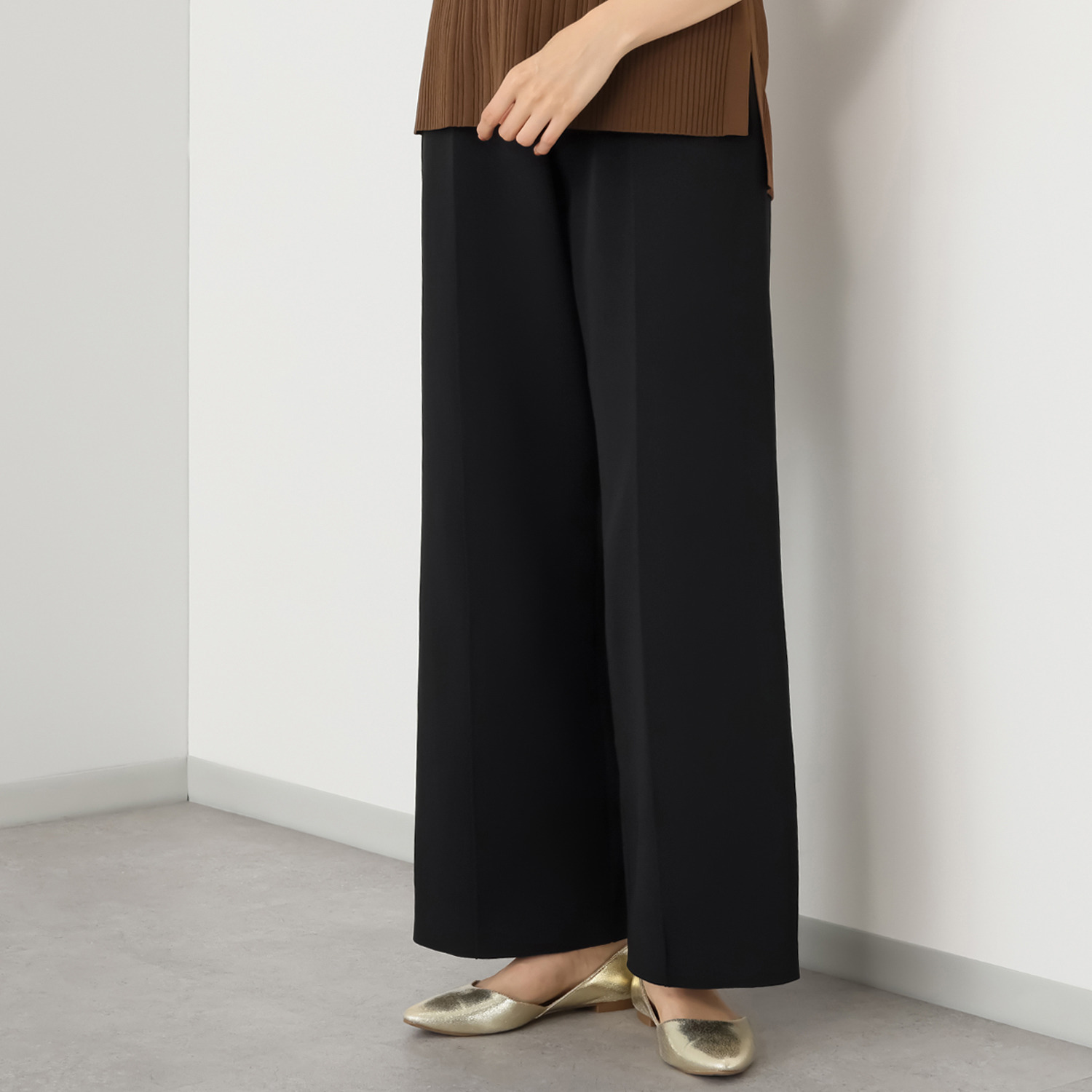 アンベロッペ 繊細な艶としなやかさ 上質アセテートブレンド プレミアムニット ピンタックパンツ