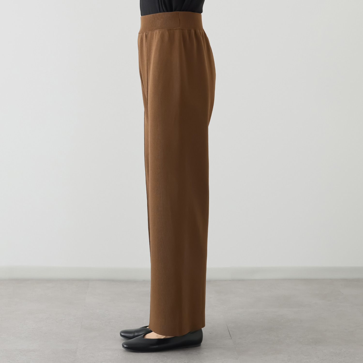 アンベロッペ 繊細な艶としなやかさ 上質アセテートブレンド プレミアムニット ピンタックパンツ