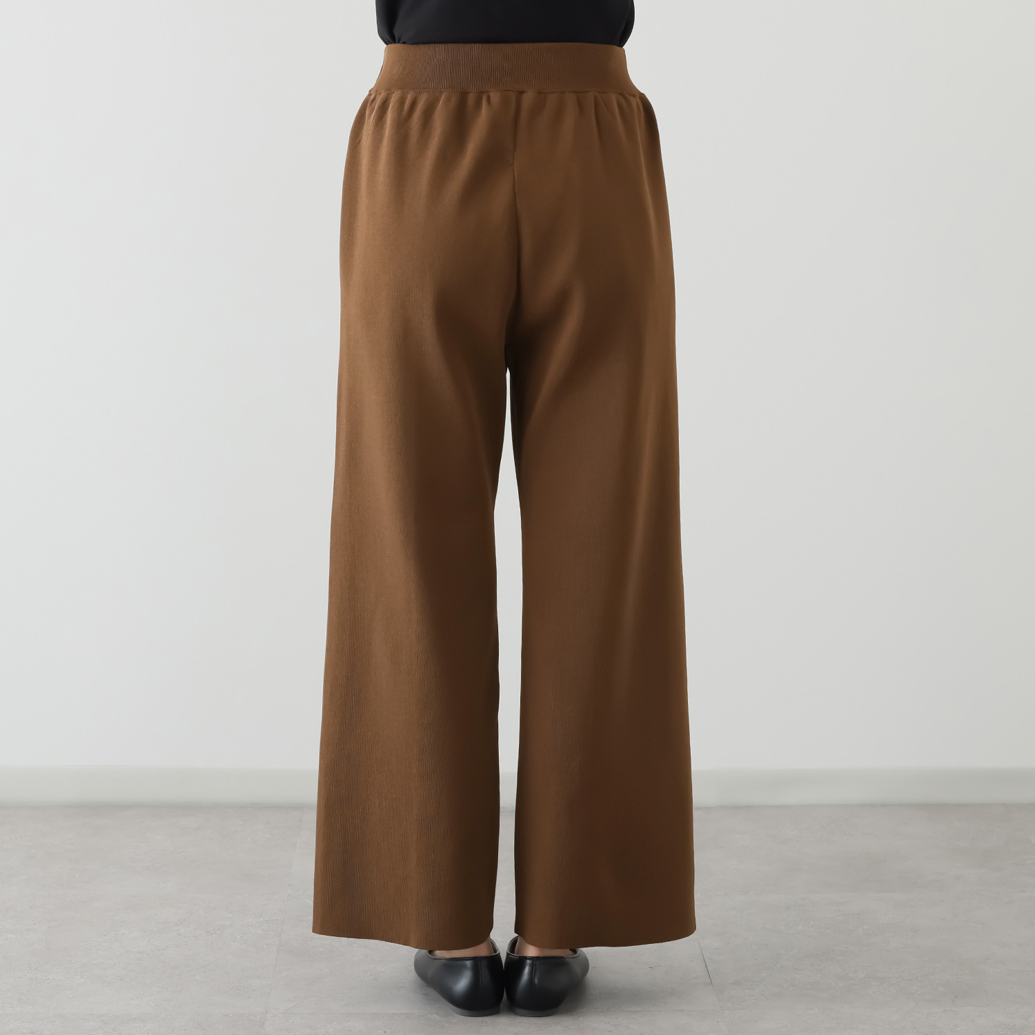 アンベロッペ 繊細な艶としなやかさ 上質アセテートブレンド プレミアムニット ピンタックパンツ