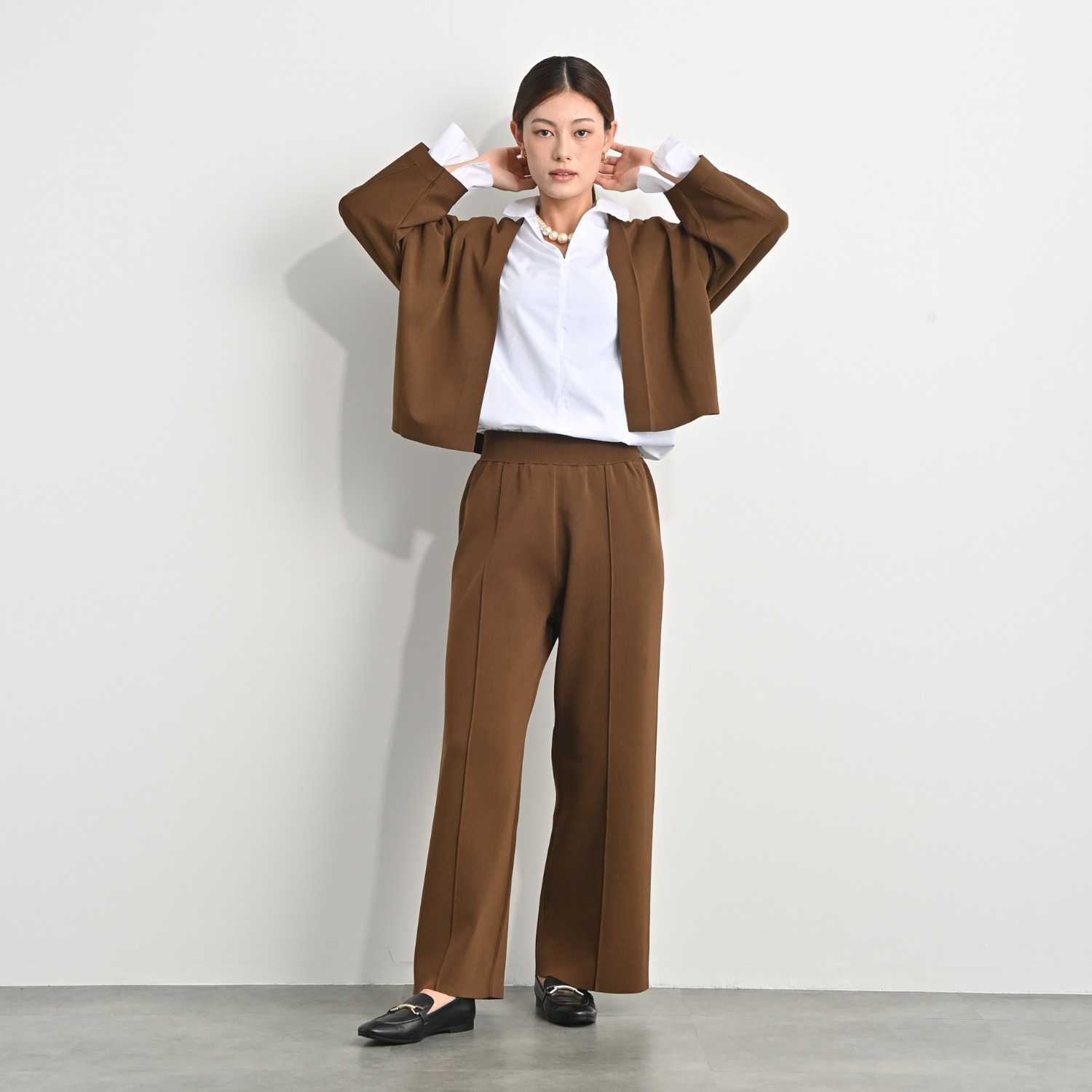 アンベロッペ 繊細な艶としなやかさ 上質アセテートブレンド プレミアムニット ピンタックパンツ