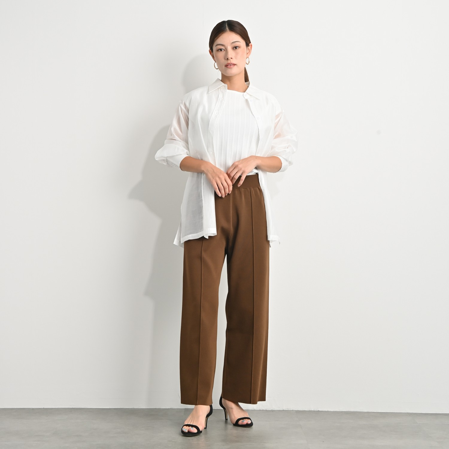 アンベロッペ 繊細な艶としなやかさ 上質アセテートブレンド プレミアムニット ピンタックパンツ