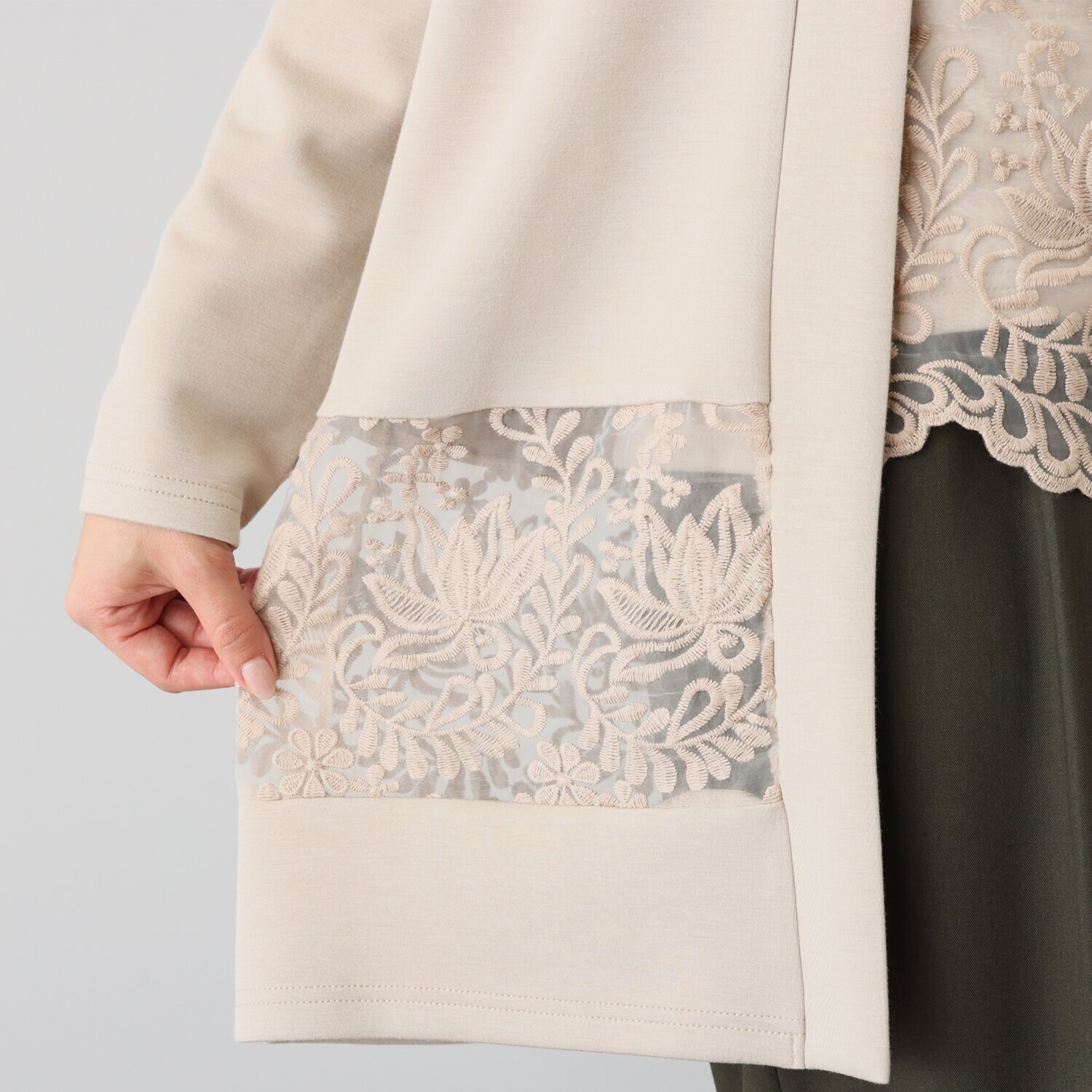 メゾン馬里邑 オーガンジー 刺しゅうレースアクセント ポンチローマドッキング ロングカーディガン