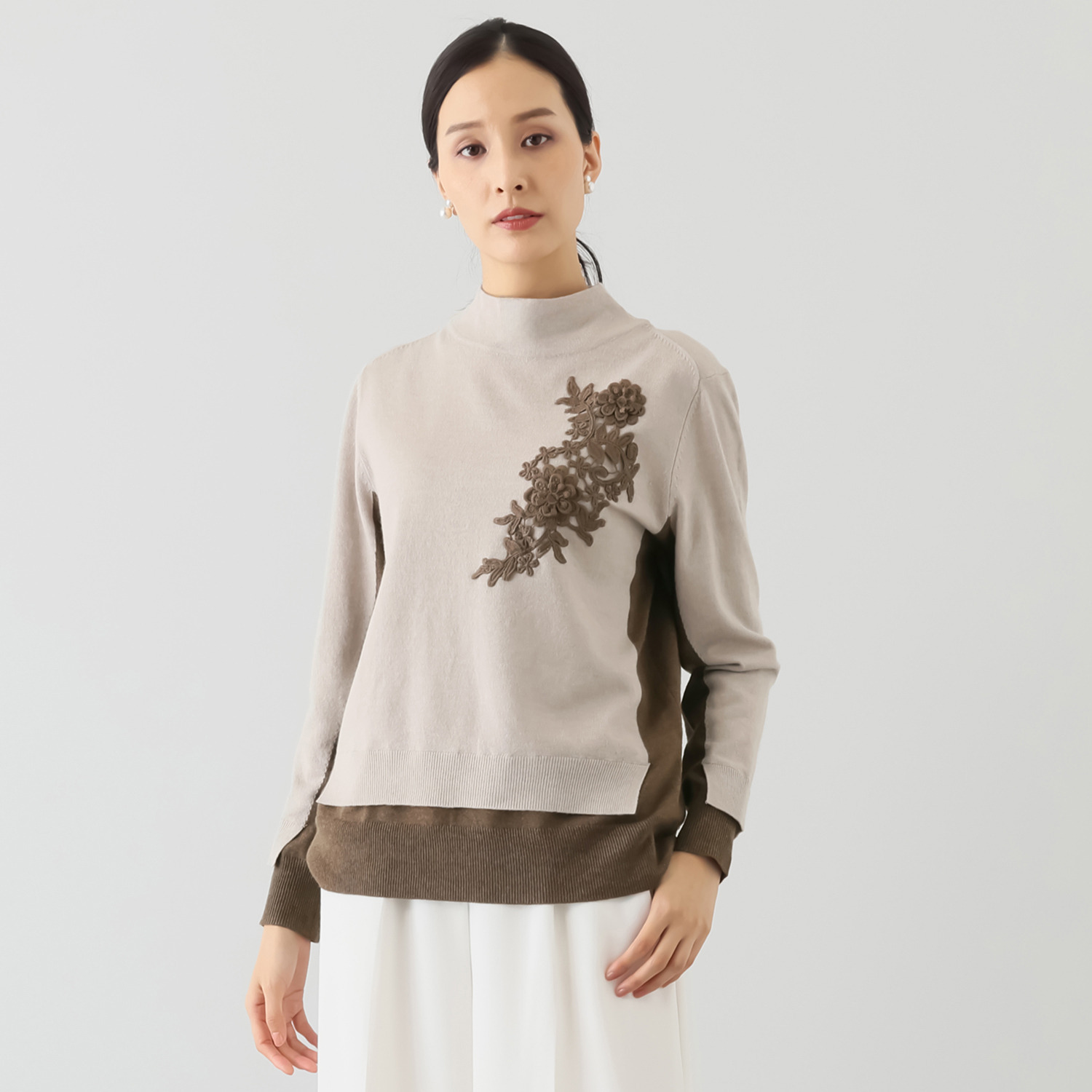 メゾン馬里邑 立体レースアクセント インターシャ バイカラー切替 モックネック ニットプルオーバー