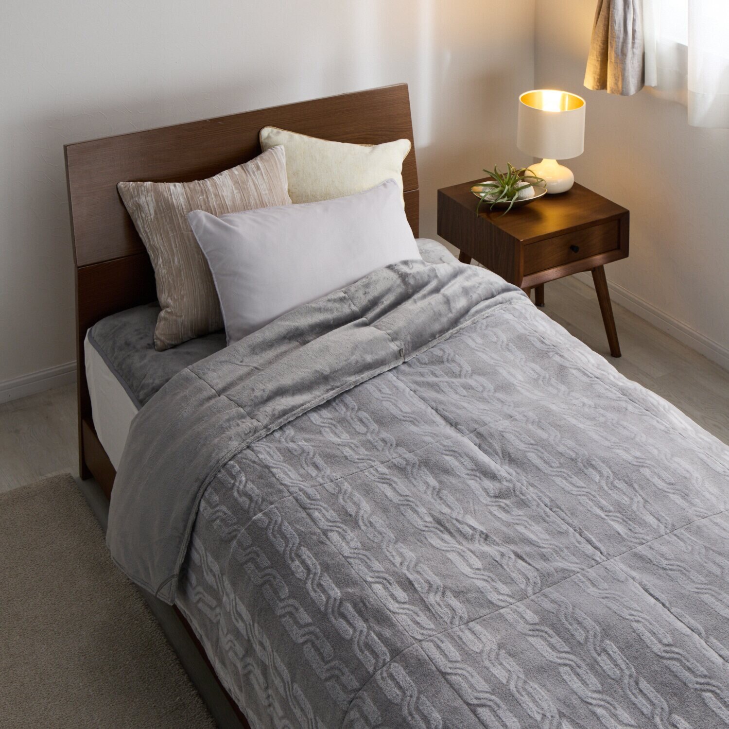 モリリン ダウン・吸湿発熱素材・ アルミ蒸着蓄熱シートで トリプルホット！ ハイパーメタルウォームＩＩＩ ふわぽか掛けふとん ＜シングル＞