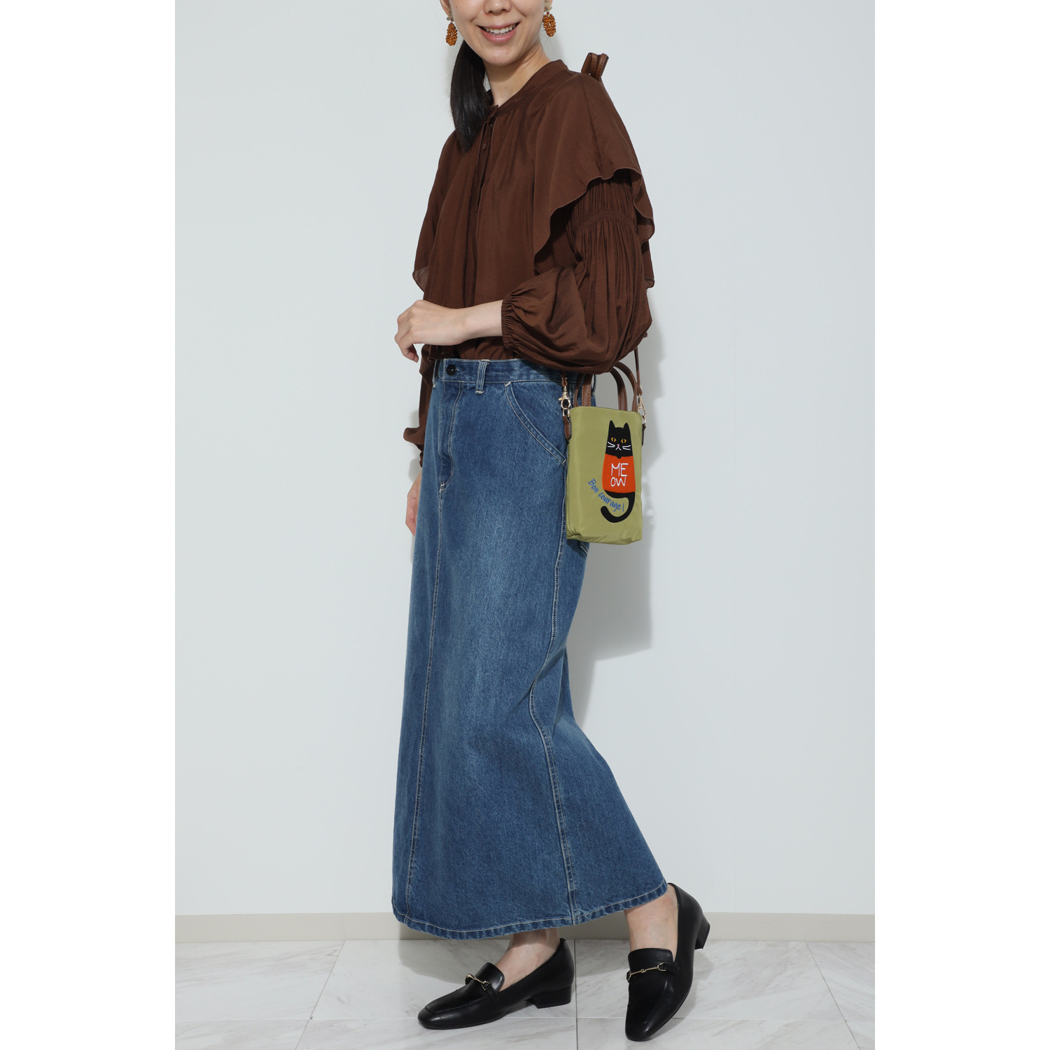 ラルジュ 刺しゅう スマホショルダーバッグ