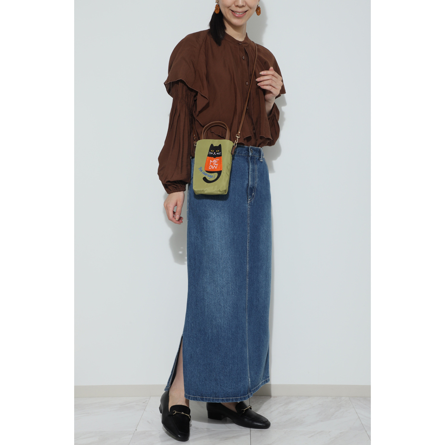 ラルジュ 刺しゅう スマホショルダーバッグ