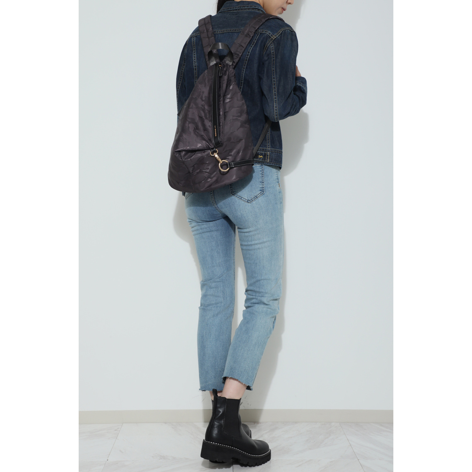 ラ・バガジェリー はっ水　軽量 シャドージャガード スマートリュック