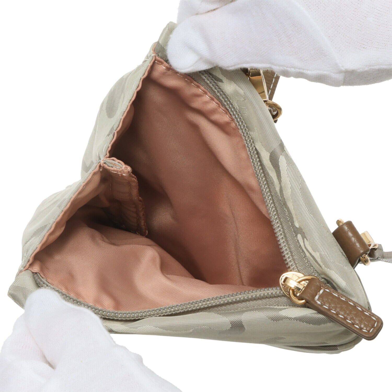 ラ・バガジェリー はっ水　軽量 シャドージャガード スマートポシェット