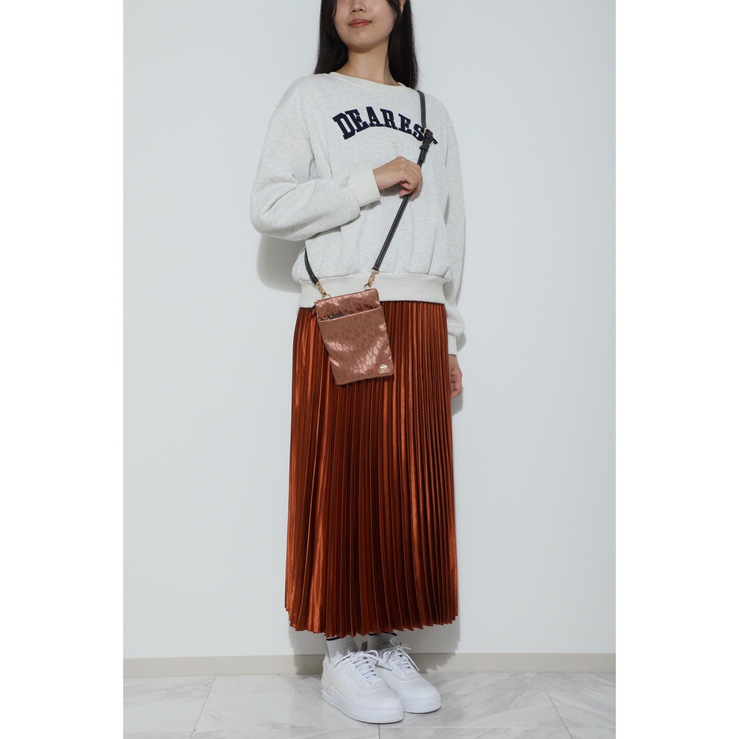 ラ・バガジェリー はっ水　軽量 シャドージャガード スマートポシェット