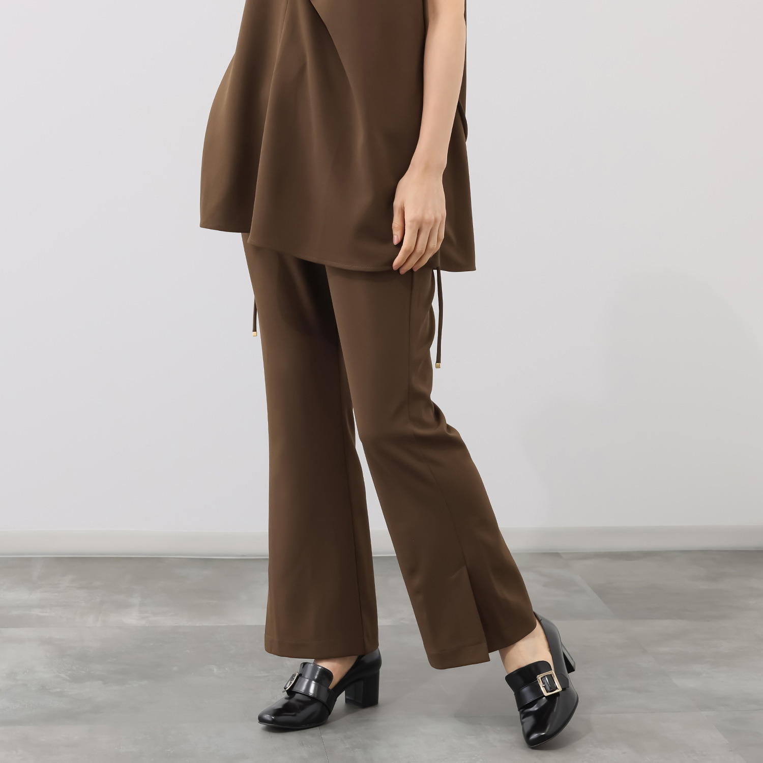 チーロ 接触冷感 ストレッチジョーゼット フレアーパンツ