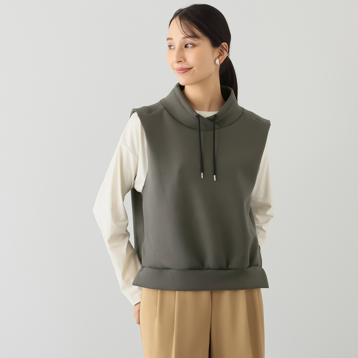 クオリー ノースリーブ フーディープルオーバー