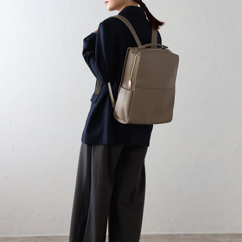 グッシオイタリー スクエア リュックサック