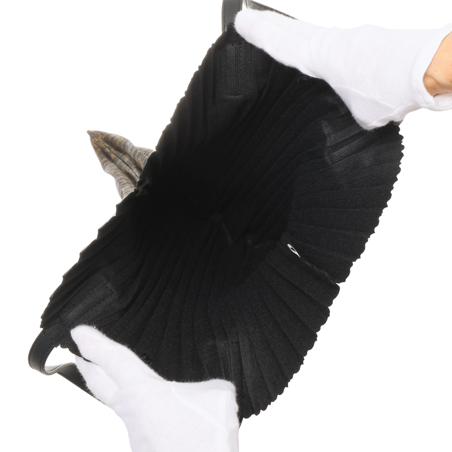 ディオニス 日本製　はっ水 スタイリッシュプリーツ 軽量バッグ＜Ｍ＞