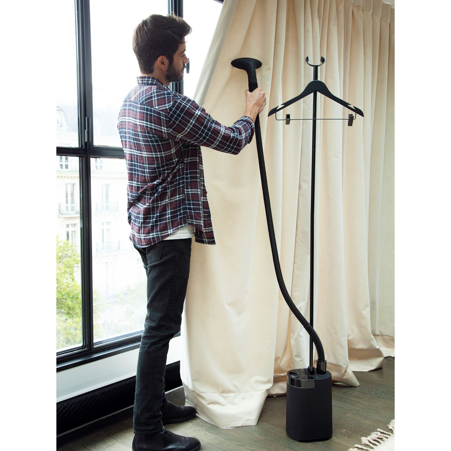 スチームワン フランス製 スタイリッシュ 置き型衣類スチーマー ミニリス　フルブラック Ｍ９５Ｂ