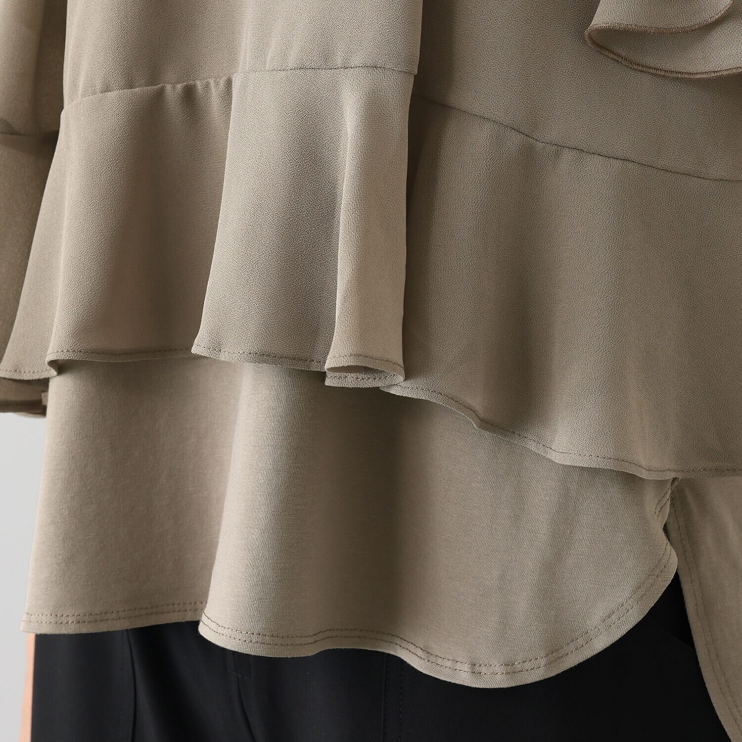 キョウコ　ヒガ 上品な華やかフリル シフォンデザイン ブラウスプルオーバー