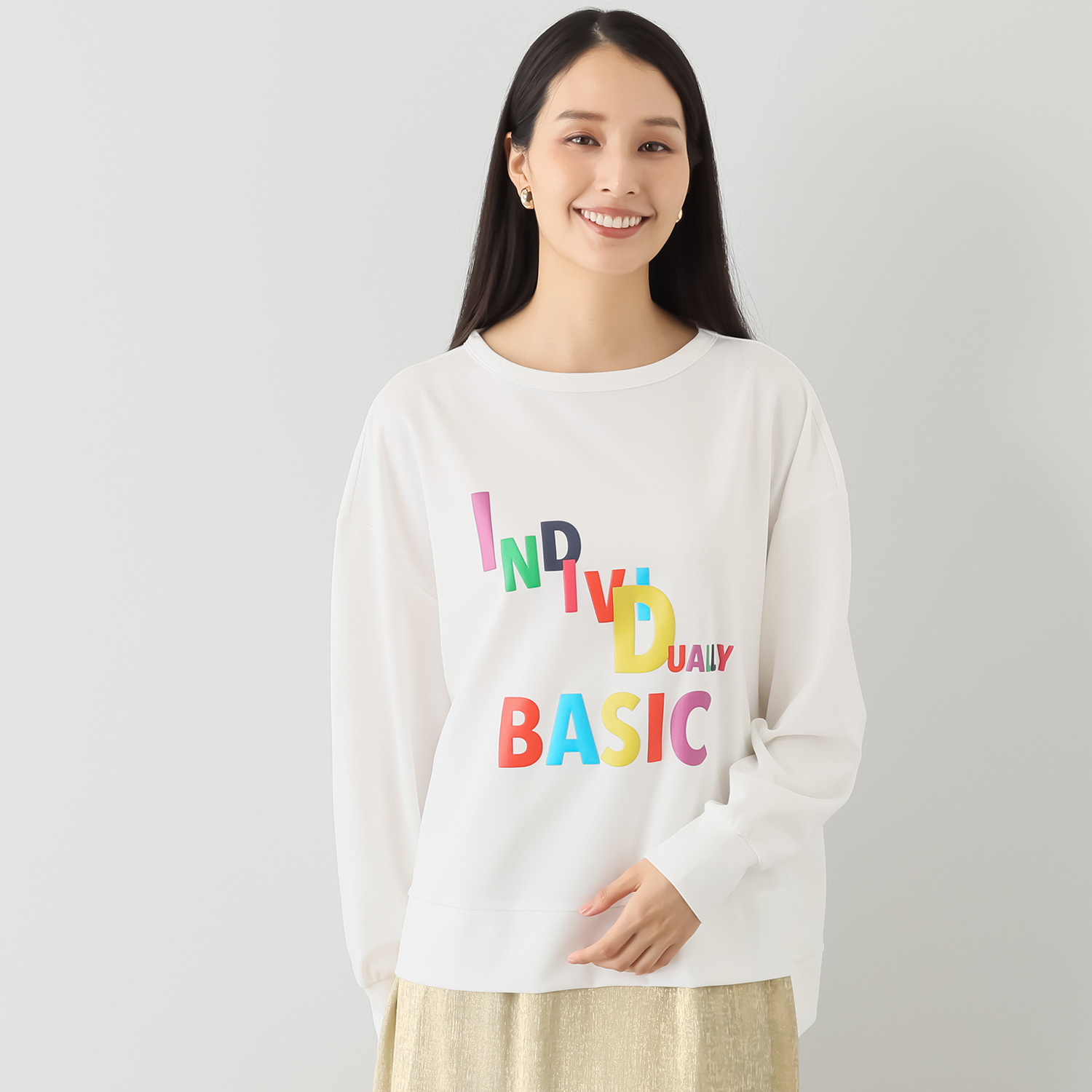 イクシーズ 遊び心いっぱいの カラフルモティーフ プルオーバー