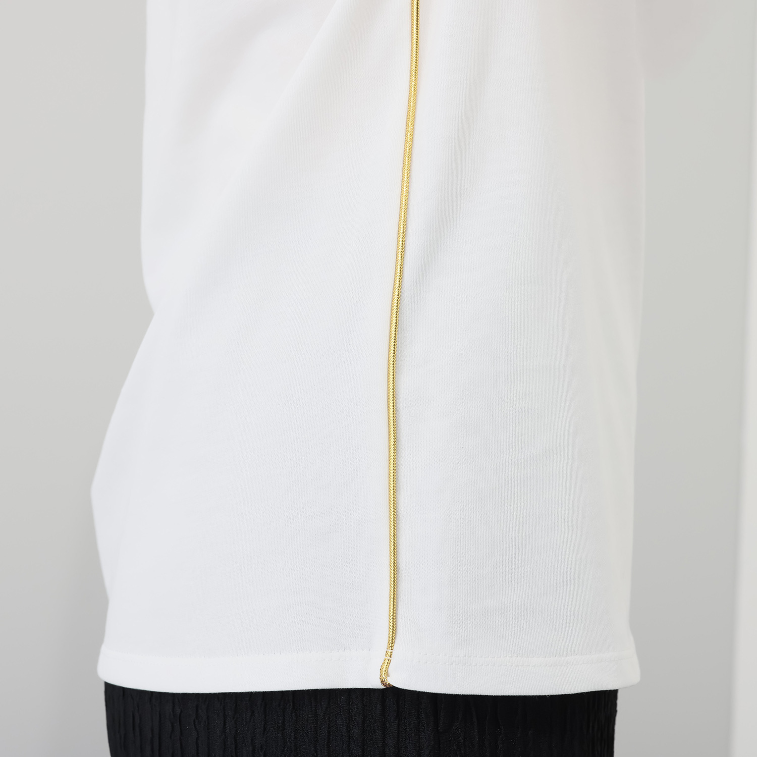 タマミ　ワタナベ サイドアクセント プルオーバー “コメットテール”