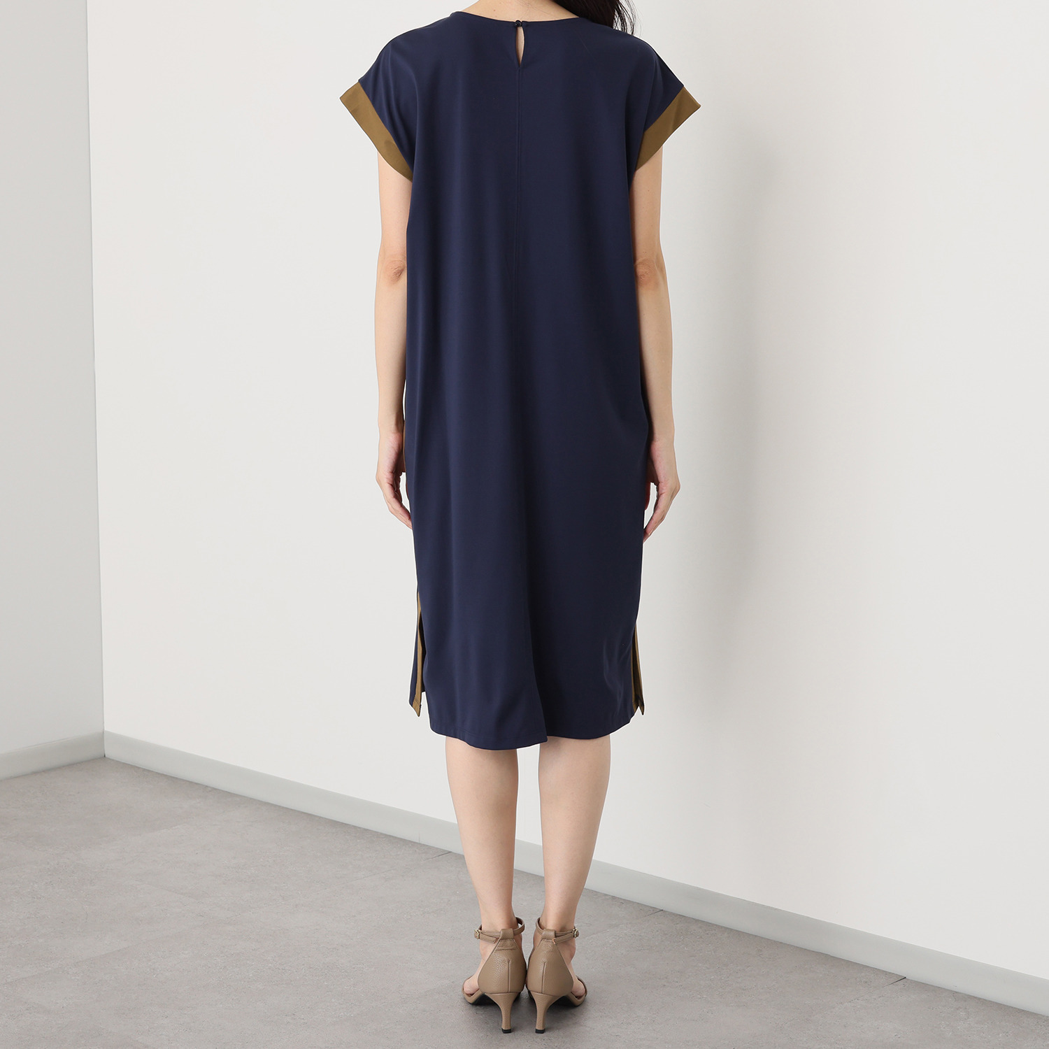 タマミ　ワタナベ ジャージーワンピース “メロウ　フロウ”