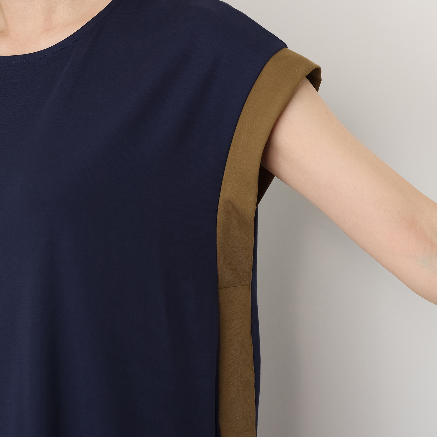 タマミ　ワタナベ ジャージーワンピース “メロウ　フロウ”