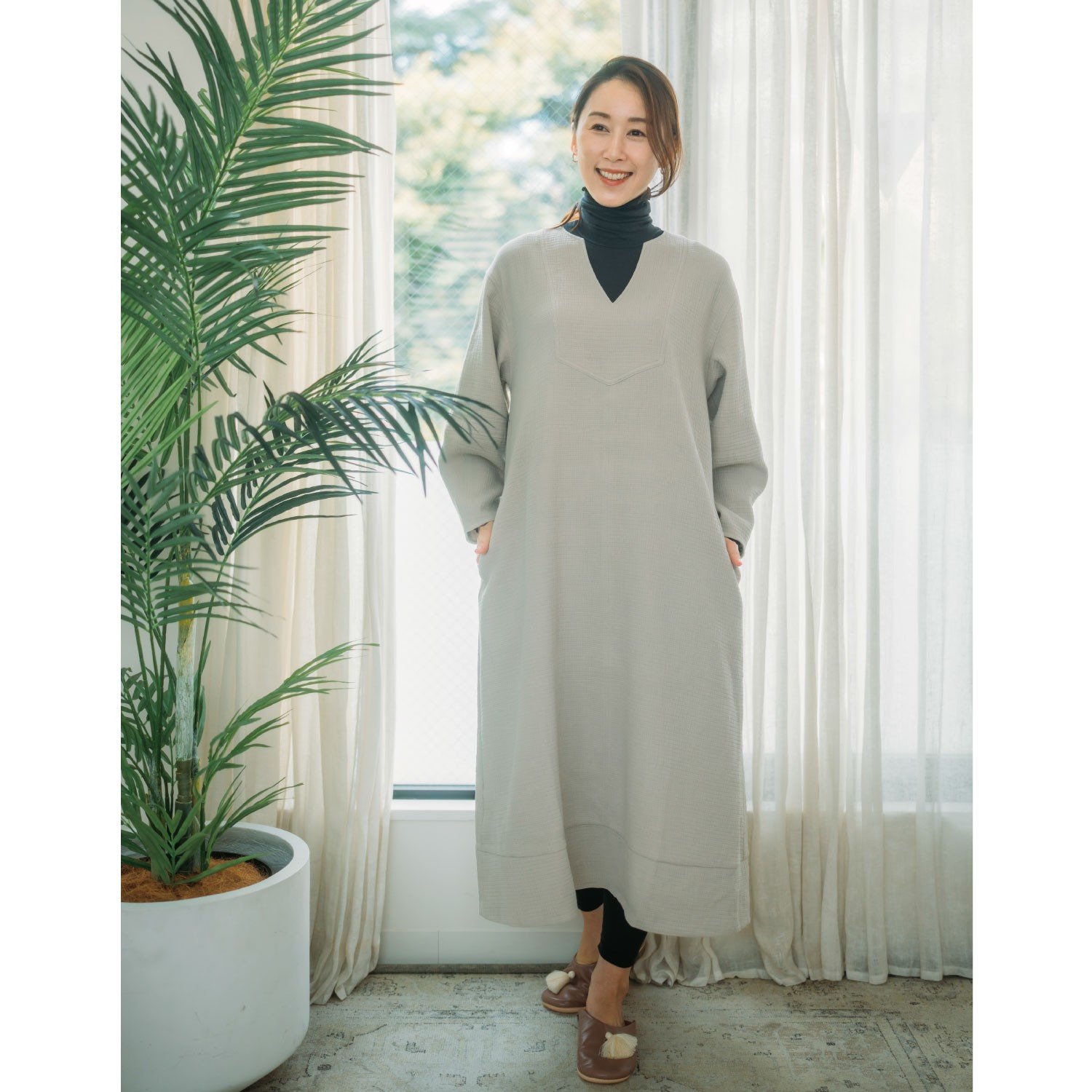 ヘ・エラ 日本製 抗菌防臭・消臭・吸湿発熱 極上メリノウール１００％ ロールネックインナー